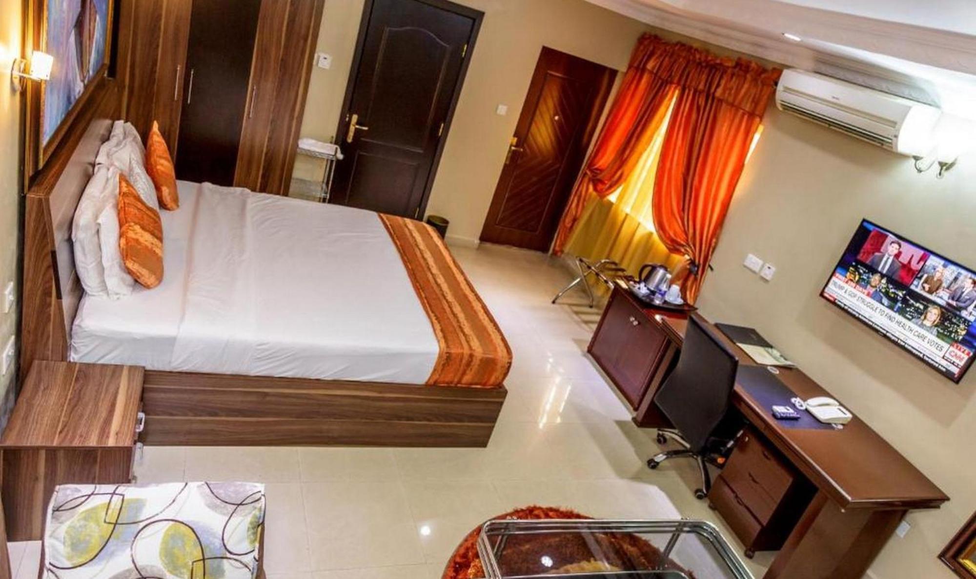 Room In Lodge - Apartment Royale Hotel-3 Bd Apartment Ikeja Eksteriør billede