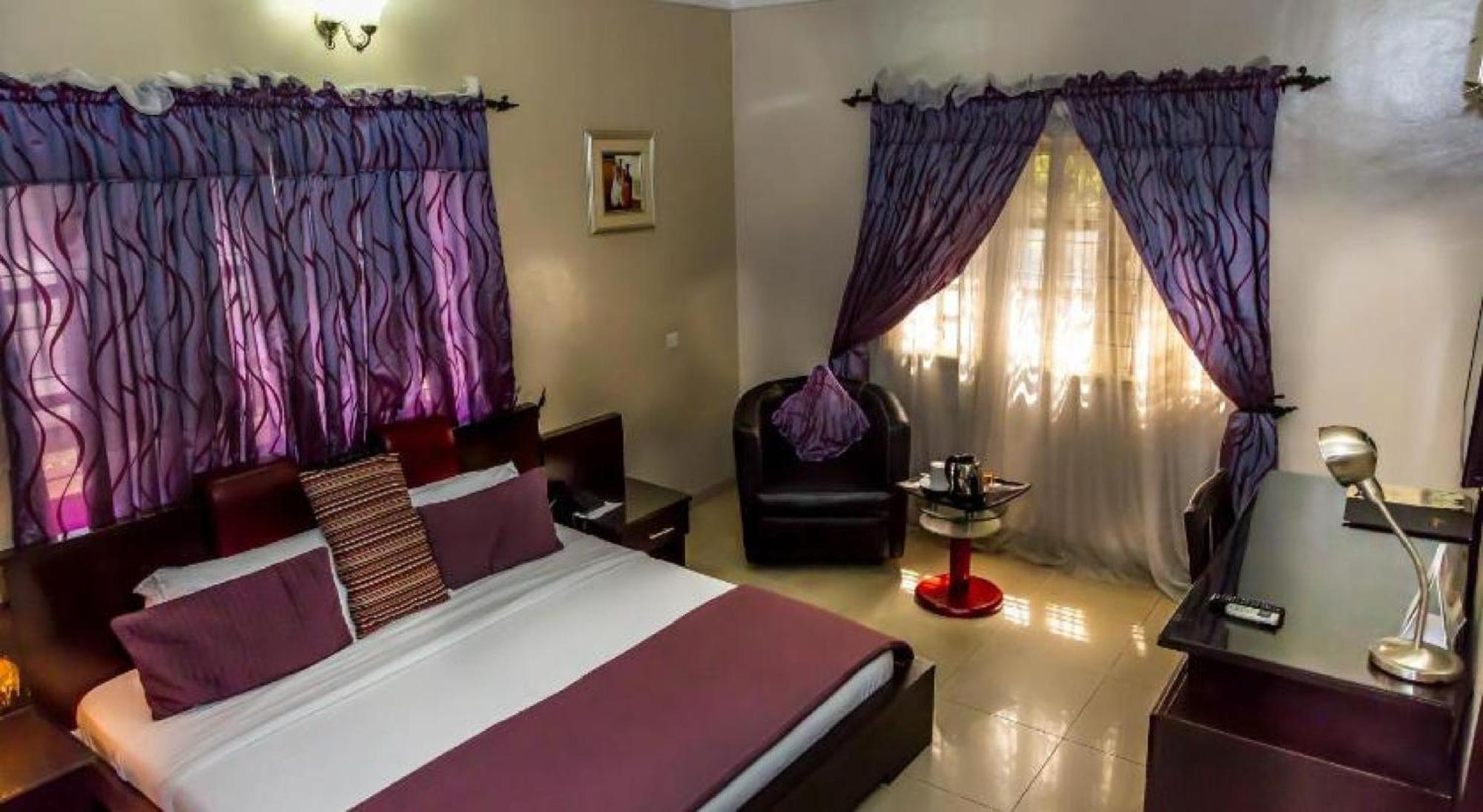Room In Lodge - Apartment Royale Hotel-3 Bd Apartment Ikeja Eksteriør billede
