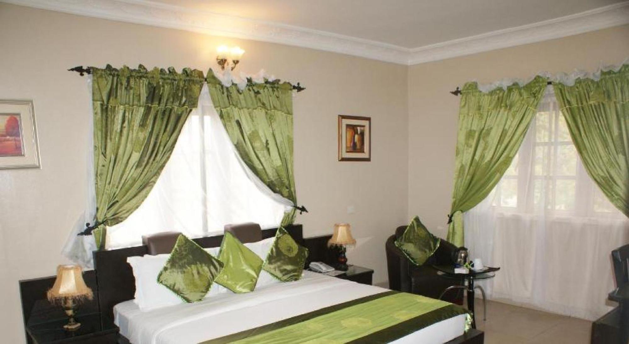 Room In Lodge - Apartment Royale Hotel-3 Bd Apartment Ikeja Eksteriør billede
