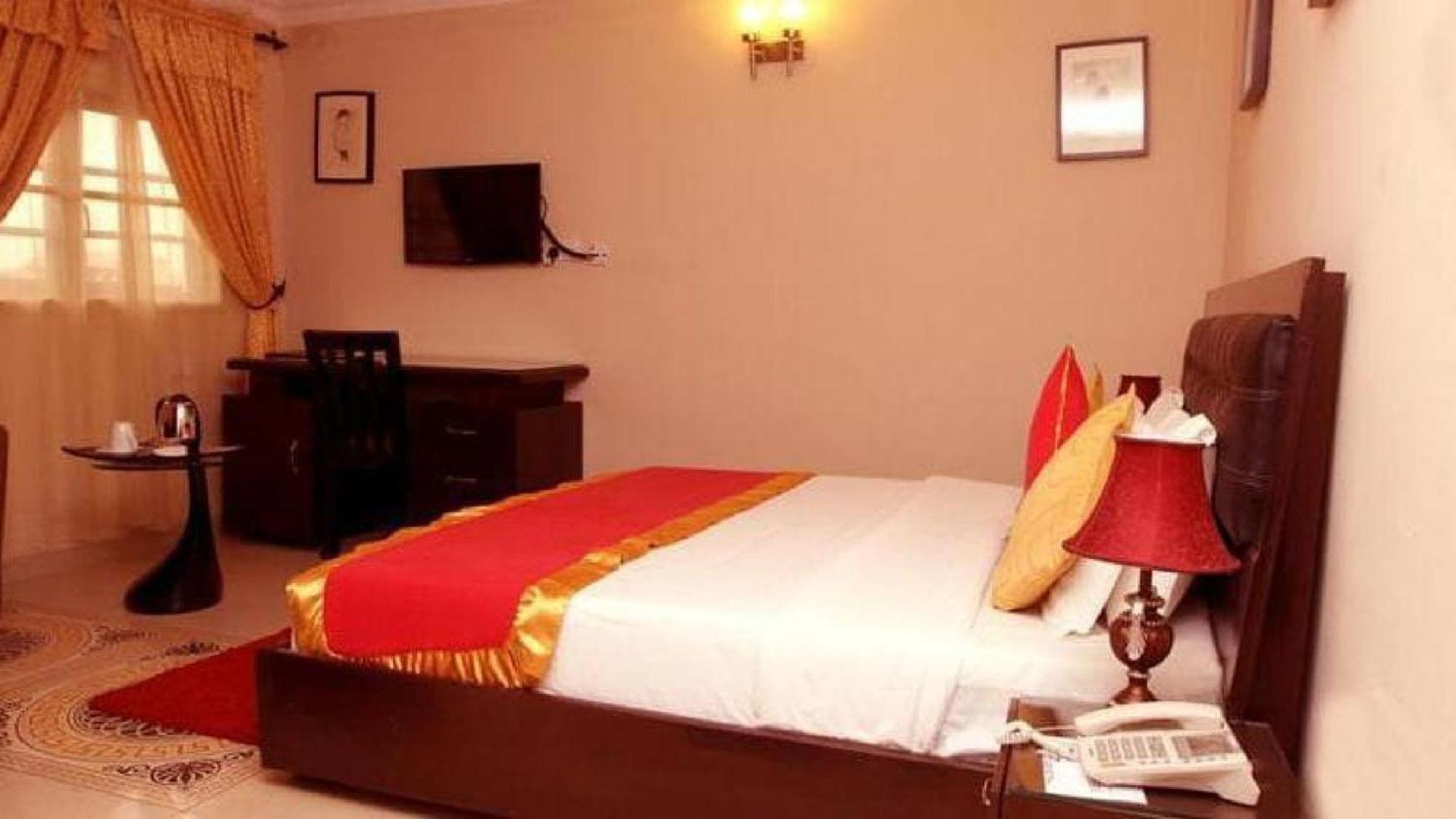 Room In Lodge - Apartment Royale Hotel-3 Bd Apartment Ikeja Eksteriør billede